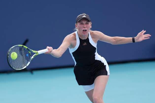March 21, 2024, Miami, Florida, USA: Caroline Wozniacki (Denmark) hits a forehand against Angelina Kalinin (Ukraine) during the second round of womenÃ¢â‚¬â ¢s singles at the Miami Open tennis tournament. Miami USA - ZUMAd212 20240321_zsp_d212_016 Copyright: xRichardxDolex
