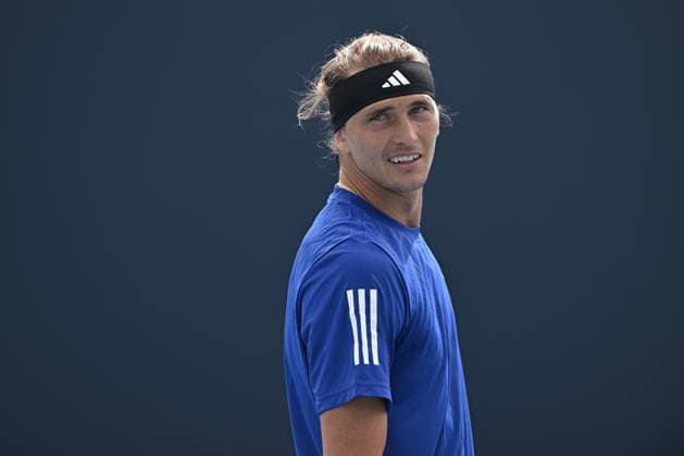 Sport Bilder des Tages MIAMI GARDENS, FL - MARCH 21: Alexander Zverev (Germany) is seen during practice during the Miami Open on March 21, 2024, at Hard Rock Stadium in Miami Gardens, FL. (Photo by Michele Eve Sandberg Icon Sportswire) TENNIS: MAR 21 Miami Open EDITORIAL USE ONLY Icon240321060