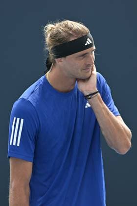 MIAMI GARDENS, FL - MARCH 21: Alexander Zverev (Germany) is seen during practice during the Miami Open on March 21, 2024, at Hard Rock Stadium in Miami Gardens, FL. (Photo by Michele Eve Sandberg Icon Sportswire) TENNIS: MAR 21 Miami Open EDITORIAL USE ONLY Icon240321064