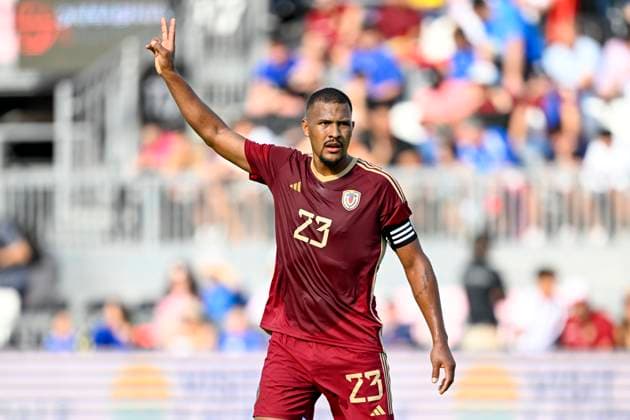FT. LAUDERDALE, FL - MARCH 21: Venezuela forward Salomon Rondon (23) gestures during the Italy vs. Venezuela International Friendly, Länderspiel, Nationalmannschaft match on March 21, 2024, at Chase Stadium in Fort Lauderdale, Fla. (Photo by Doug Murray Icon Sportswire) SOCCER: MAR 21 Italy vs Venezuela EDITORIAL USE ONLY Icon79620240321013