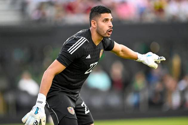 FT. LAUDERDALE, FL - MARCH 21: Venezuela goaltender Rafael Romo reacts during the Italy vs. Venezuela International Friendly, Länderspiel, Nationalmannschaft match on March 21, 2024, at Chase Stadium in Fort Lauderdale, Fla. (Photo by Doug Murray Icon Sportswire) SOCCER: MAR 21 Italy vs Venezuela EDITORIAL USE ONLY Icon79620240321017