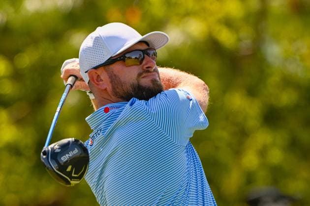 PALM HARBOR, FL - MARCH 21: Erik Barnes (USA) watches his tee shot on 1 during Rd1 of the Valspar Championship at Innisbrook Resort - Copperhead, on March 21, 2024, in Palm Harbor, Florida. (Photo by Ken Murray Icon Sportswire) GOLF: MAR 21 PGA, Golf Herren Valspar Championship EDITORIAL USE ONLY Icon2403210531