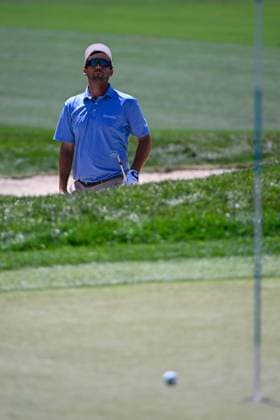 PALM HARBOR, FL - MARCH 21: Ryan McCormick (USA) hits up tight from the trap on 1 during Rd1 of the Valspar Championship at Innisbrook Resort - Copperhead, on March 21, 2024, in Palm Harbor, Florida. (Photo by Ken Murray Icon Sportswire) GOLF: MAR 21 PGA, Golf Herren Valspar Championship EDITORIAL USE ONLY Icon2403210561