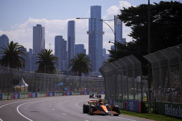 81 PIASTRI Oscar (aus), McLaren F1 Team MCL38, action during the Formula 1 Rolex Australian Grand Prix 2024, 3rd round of the 2024 Formula One World Championship, WM, Weltmeisterschaft from March 22 to 24, 2024 on the Albert Park Circuit, in Melbourne, Australia - F1 - AUSTRALIAN GRAND PRIX 2024 DPPI Panoramic  240322_R03_AUSTRALIA_EA029401