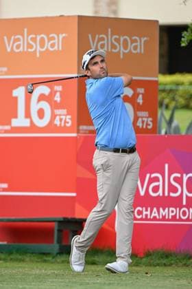 PALM HARBOR, FL - MARCH 21: Ryan McCormick (USA) watches his tee shot on 16 during Rd1 of the Valspar Championship at Innisbrook Resort - Copperhead, on March 21, 2024, in Palm Harbor, Florida. (Photo by Ken Murray Icon Sportswire) GOLF: MAR 21 PGA, Golf Herren Valspar Championship EDITORIAL USE ONLY Icon2403210811
