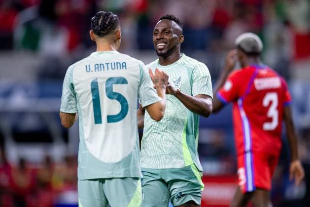 RECORD DATE NOT STATED CONCACAF NATIONS LEAGUE 2023-2024 Panama vs Mexico SF Julian Quinones celebrates his goal 0-2 with Uriel Antuna of Mexico during the Semifinals match between Panama and Mexico (Mexican national team, Nationalteam as part of the 2024 Concacaf Nations League, at AT-T Stadium, Arlington, Texas, on March 21, 2024. ARLINGTON TEXAS UNITED STATES  Copyright: xJosexLuisxMelgarejox 20240321211119_CNL_24_SF_PAN_MEX_QUINONES209