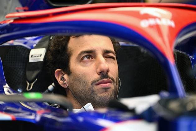 AUSTRALIAN F1 GRAND PRIX, Daniel Ricciardo of RB in the pits during Free Practice Two at the Albert Park Grand Prix Circuit in Melbourne, Friday, March 22, 2024. ( NO ARCHIVING, EDITORIAL USE ONLY, NO USE IN BOOKS WITHOUT CONSENT MELBOURNE VICTORIA AUSTRALIA  Copyright: xJOELxCARRETTx 20240322001920985100