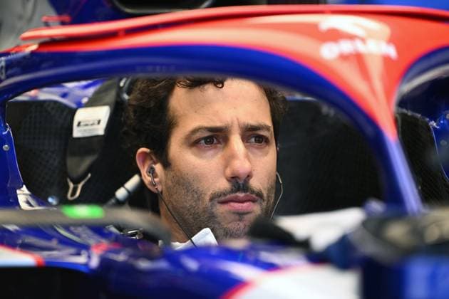 AUSTRALIAN F1 GRAND PRIX, Daniel Ricciardo of RB in the pits during Free Practice Two at the Albert Park Grand Prix Circuit in Melbourne, Friday, March 22, 2024. ( NO ARCHIVING, EDITORIAL USE ONLY, NO USE IN BOOKS WITHOUT CONSENT MELBOURNE VICTORIA AUSTRALIA  Copyright: xJOELxCARRETTx 20240322001920985231