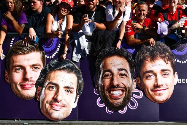 Sport Bilder des Tages Fans during the Formula 1 Rolex Australian Grand Prix 2024, 3rd round of the 2024 Formula One World Championship, WM, Weltmeisterschaft from March 22 to 24, 2024 on the Albert Park Circuit, in Melbourne, Australia - F1 - AUSTRALIAN GRAND PRIX 2024 DPPI Panoramic  240322_R03_AUSTRALIA_F12024GP03AUS_JK306197.jpg