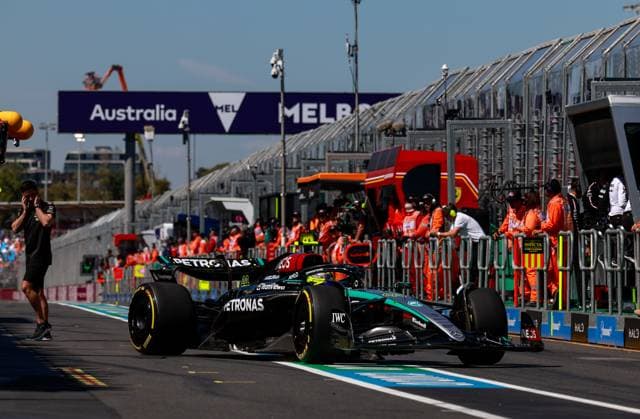 44 HAMILTON Lewis (gbr), Mercedes AMG F1 Team W15, action during the Formula 1 Rolex Australian Grand Prix 2024, 3rd round of the 2024 Formula One World Championship, WM, Weltmeisterschaft from March 22 to 24, 2024 on the Albert Park Circuit, in Melbourne, Australia - F1 - AUSTRALIAN GRAND PRIX 2024 DPPI Panoramic  240322_R03_AUSTRALIA_F12024GP03AUS_JK307064.jpg