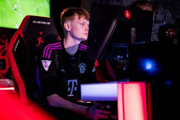 Virtual Bundesliga Club Championship by WOW Playoffs 22 03 2024 XTHOMAS OM Thomas Ostermaier FC Bayern München Virtual Bundesliga Club Championship by WOW Playoffs, Cologne, Strassenkickerbase on 22 03 2024 Copyright: xBEAUTIFULxSPORTS Wunderlx