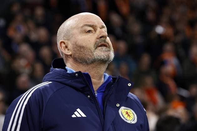 AMSTERDAM - Scotland coach Steve Clarke during the friendly Interland match between the Netherlands and Scotland at the Johan Cruijff ArenA on March 22, 2024 in Amsterdam, Netherlands. ANP MAURICE VAN STEEN International Friendly, Länderspiel, Nationalmannschaft 2023 2024 xVIxANPxSportx xxANPxIVx 494307164 originalFilename: 494307164.jpg