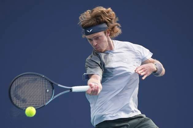 Sport Bilder des Tages March 22, 2024, Miami, Florida, USA: Andrey Rublev hits a forehand against Tomas Machac during the second round of menÃ¢â‚¬â ¢s singles at the Miami Open tennis tournament. Machac won the match 6-4, 6-4. Miami USA - ZUMAd212 20240322_zsp_d212_011 Copyright: xRichardxDolex