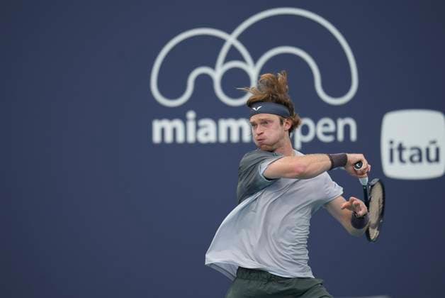 March 22, 2024, Miami, Florida, USA: Andrey Rublev hits a forehand against Tomas Machac during the second round of menÃ¢â‚¬â ¢s singles at the Miami Open tennis tournament. Machac won the match 6-4, 6-4. Miami USA - ZUMAd212 20240322_zsp_d212_013 Copyright: xRichardxDolex