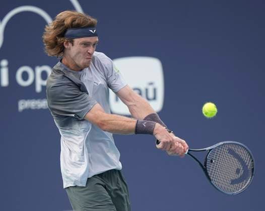 March 22, 2024, Miami, Florida, USA: Andrey Rublev hits a backhand against Tomas Machac during the second round of menÃ¢â‚¬â ¢s singles at the Miami Open tennis tournament. Machac won the match 6-4, 6-4. Miami USA - ZUMAd212 20240322_zsp_d212_014 Copyright: xRichardxDolex