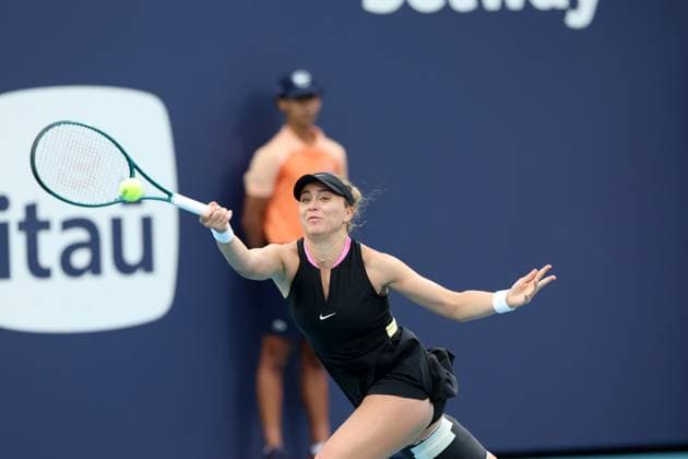 March 22, 2024, Miami Gardens, Florida, United States Of America: MIAMI GARDENS, FLORIDA - MARCH 22: Aryna Sabalenka of Belarus defeats Paula Badosa of Spain in the second round on Day 7 of the Miami Open Presented by Itau at Hard Rock Stadium on March 22, 2024 in Miami Gardens, Florida ...People: Paula Badosa Miami Gardens United States Of America - ZUMAs214 20240322_ada_s214_001 Copyright: xSMGx