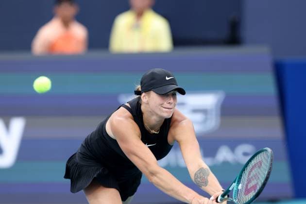 March 22, 2024, Miami Gardens, Florida, United States Of America: MIAMI GARDENS, FLORIDA - MARCH 22: Aryna Sabalenka of Belarus defeats Paula Badosa of Spain in the second round on Day 7 of the Miami Open Presented by Itau at Hard Rock Stadium on March 22, 2024 in Miami Gardens, Florida ...People: Aryna Sabalenka Miami Gardens United States Of America - ZUMAs214 20240322_ada_s214_011 Copyright: xSMGx