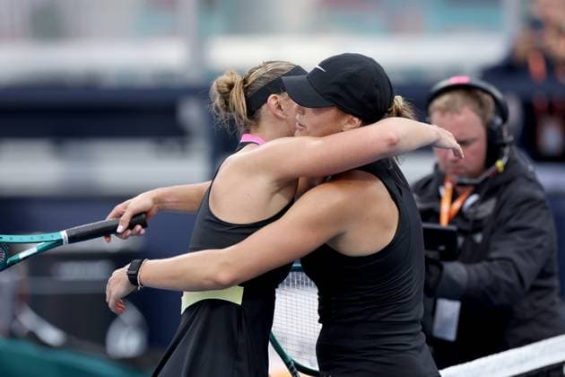 March 22, 2024, Miami Gardens, Florida, United States Of America: MIAMI GARDENS, FLORIDA - MARCH 22: Aryna Sabalenka of Belarus defeats Paula Badosa of Spain in the second round on Day 7 of the Miami Open Presented by Itau at Hard Rock Stadium on March 22, 2024 in Miami Gardens, Florida ...People: Aryna Sabalenka, Paula Badosa Miami Gardens United States Of America - ZUMAs214 20240322_ada_s214_014 Copyright: xSMGx