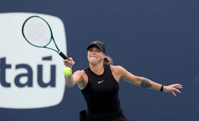 March 22, 2024, Miami Gardens, Florida, United States Of America: MIAMI GARDENS, FLORIDA - MARCH 22: Aryna Sabalenka of Belarus defeats Paula Badosa of Spain in the second round on Day 7 of the Miami Open Presented by Itau at Hard Rock Stadium on March 22, 2024 in Miami Gardens, Florida ...People: Aryna Sabalenka Miami Gardens United States Of America - ZUMAs214 20240322_ada_s214_012 Copyright: xSMGx