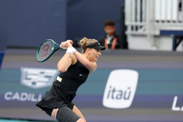 March 22, 2024, Miami Gardens, Florida, United States Of America: MIAMI GARDENS, FLORIDA - MARCH 22: Aryna Sabalenka of Belarus defeats Paula Badosa of Spain in the second round on Day 7 of the Miami Open Presented by Itau at Hard Rock Stadium on March 22, 2024 in Miami Gardens, Florida ...People: Paula Badosa Miami Open Presented by Itau 2024 - Day 7  - ZUMAs214 20240322_ada_s214_043 Copyright: xSMGx