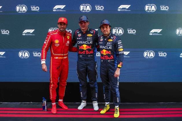 SAINZ Carlos (spa), Scuderia Ferrari SF-24, VERSTAPPEN Max (ned), Red Bull Racing RB20, PEREZ Sergio (mex), Red Bull Racing RB20, portrait during the Formula 1 Rolex Australian Grand Prix 2024, 3rd round of the 2024 Formula One World Championship, WM, Weltmeisterschaft from March 22 to 24, 2024 on the Albert Park Circuit, in Melbourne, Australia - F1 - AUSTRALIAN GRAND PRIX 2024 DPPI Panoramic  240323_R03_AUSTRALIA_EA016931