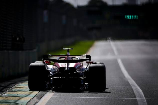 55 SAINZ Carlos (spa), Scuderia Ferrari SF-24, action during the Formula 1 Rolex Australian Grand Prix 2024, 3rd round of the 2024 Formula One World Championship, WM, Weltmeisterschaft from March 22 to 24, 2024 on the Albert Park Circuit, in Melbourne, Australia - F1 - AUSTRALIAN GRAND PRIX 2024 DPPI Panoramic  240323_R03_AUSTRALIA_EA015594