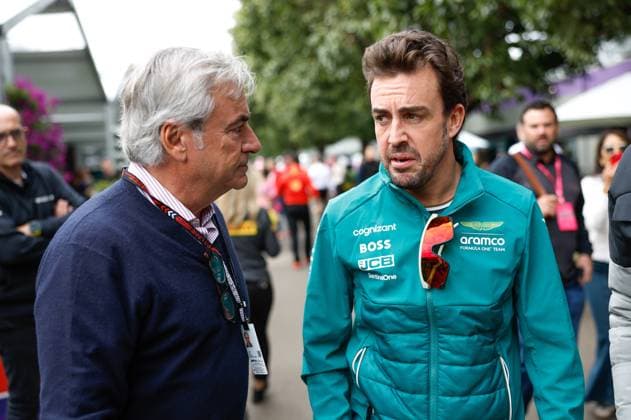 ALONSO Fernando (spa), Aston Martin F1 Team AMR24, portrait SAINZ Carlos (spa), portrait during the Formula 1 Rolex Australian Grand Prix 2024, 3rd round of the 2024 Formula One World Championship, WM, Weltmeisterschaft from March 22 to 24, 2024 on the Albert Park Circuit, in Melbourne, Australia - F1 - AUSTRALIAN GRAND PRIX 2024 DPPI Panoramic  240323_R03_AUSTRALIA__35A1103.jpg