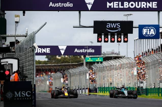 63 RUSSELL George (gbr), Mercedes AMG F1 Team W15, action 11 PEREZ Sergio (mex), Red Bull Racing RB20, action during the Formula 1 Rolex Australian Grand Prix 2024, 3rd round of the 2024 Formula One World Championship, WM, Weltmeisterschaft from March 22 to 24, 2024 on the Albert Park Circuit, in Melbourne, Australia - F1 - AUSTRALIAN GRAND PRIX 2024 DPPI Panoramic 240323_R03_AUSTRALIA_F12024GP03AUS_JK310883.jpg