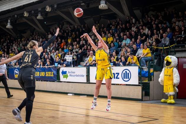 Basketball Berlin 22 03 2024 Season 2023 2024 1 Bundesliga DBBL Alba Berlin Saarlouis Royals Leoni Kreyenfeld Alba, No 07 Milena Marjanovic Saarlouis, No 41
