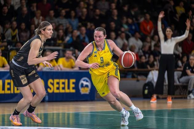 Basketball Berlin 22 03 2024 Season 2023 2024 1 Bundesliga DBBL Alba Berlin Saarlouis Royals Laina Snyder Alba, No 09 Isabelle Spingola Saarlouis, No 30