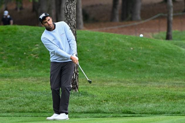 PALM HARBOR, FL - MARCH 22: Ryan McCormick (USA) chips up tight on 11 during Rd2 of the Valspar Championship at Innisbrook Resort - Copperhead, on March 22, 2024, in Palm Harbor, Florida. (Photo by Ken Murray Icon Sportswire) GOLF: MAR 22 PGA, Golf Herren Valspar Championship EDITORIAL USE ONLY Icon2403220032