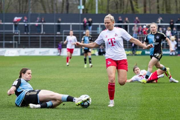 GOOGLE PIXEL Frauen Bundesliga 1 FC Köln 1 FC Nürnberg, 23 03 2024 Lara Schmidt 1 FC Nürnberg, 27 in duel with Marleen Schimmer 1 FC Köln, 23 GOOGLE PIXEL Frauen Bundesliga, 1 FC Köln 1 FC Nürnberg, 17 Spieltag, am 23 03 2024, Franz Kremer Stadion, Köln DFL regulations prohibit any use of photographs as image sequences and or quasi video Copyright: xBEAUTIFULxSPORTS Meuselx