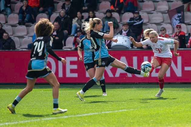 duel between Medcina Desic 1 FC Nuernberg, 30 , left and Marleen Schimmer 1 FC Koeln, 23 , right Football Google Pixel Womens Bundesliga, Season 2023 2024, Matchday 16, 1 FC Koeln 1 FC Nuernberg on 23 03 2024 at Franz Kremer Stadium in Koeln Important notice According to the regulations of the DFL German Football League or the DFB German Football Association it is prohibited, to exploit or have exploited photographs taken in the stadium and or of the match in the form of sequential images and or video-like photo series Foto Kirchner Media TH Copyright: xKirchner-Media THx