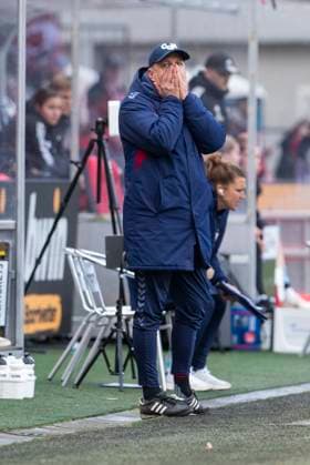 GOOGLE PIXEL Frauen Bundesliga 1 FC Köln 1 FC Nürnberg, 23 03 2024 Daniel Weber 1 FC Köln, Head Coach GOOGLE PIXEL Frauen Bundesliga, 1 FC Köln 1 FC Nürnberg, 17 Spieltag, am 23 03 2024, Franz Kremer Stadion, Köln DFL regulations prohibit any use of photographs as image sequences and or quasi video Copyright: xBEAUTIFULxSPORTS Meuselx