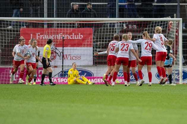 The Cologne players cheer the equalizer to 3 3 Lea Paulick 1 FC Nuernberg, 01 is beaten Football Google Pixel Womens Bundesliga, Season 2023 2024, Matchday 16, 1 FC Koeln 1 FC Nuernberg on 23 03 2024 at Franz Kremer Stadium in Koeln Important note According to the regulations of the DFL German Football League or the DFB German Football Association, it is prohibited, to exploit or have exploited photographs taken in the stadium and or of the match in the form of sequential images and or video-like photo series Foto Kirchner Media TH Copyright: xKirchner-Media THx