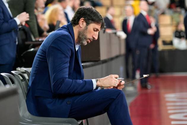 March 22, 2024, Monaco, Monaco: Valence coach Alex Mumbru is seen during the Euroleague match between AS Monaco and Valence Basket in salle Gaston-Medecin. Final score; Monaco 79:78 Valencia Basket. Monaco Monaco - ZUMAs197 20240322_aab_s197_027 Copyright: xLaurentxCoustx