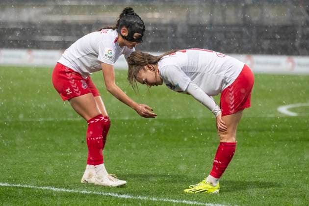 GOOGLE PIXEL Frauen Bundesliga 1 FC Köln 1 FC Nürnberg, 23 03 2024 Manjou Wilde 1 FC Köln, 7 consoles Alena Bienz 1 FC Köln, 11 GOOGLE PIXEL Frauen Bundesliga, 1 FC Köln 1 FC Nürnberg, 17 Spieltag, am 23 03 2024, Franz Kremer Stadion, Köln DFL regulations prohibit any use of photographs as image sequences and or quasi video Copyright: xBEAUTIFULxSPORTS Meuselx