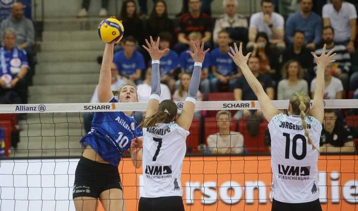 Stuttgart , Volleyball Bundesliga Womens PlayOff Quarterfinal Game 1, Allianz MTV Stuttgart vs USC Münster , left Jolien Knollema Stgt