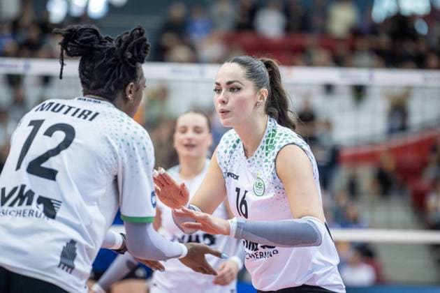 Mikala Mogensen USC Muenster, 16 coordinates with Gloria Mutiri USC Muenster, 12 Allianz MTV Stuttgart USC Muenster, 23 03 2024, Stuttgart SCHARRena , DEU Allianz MTV Stuttgart USC Muenster, Sport, Volleyball Bundesliga, Women, VBL, Season 2023 24, 23 03 2024, Stuttgart SCHARRena , DEU Stuttgart Copyright: xSandyxDinkelackerx EP_SDR