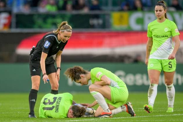 Soccer, Google Pixel Womens Bundesliga, 20240323, VfL Wolfsburg FC Bayern Munich In the picture Marina HEGERING VfL Wolfsburg, 31 battered on the ground Wolfsburg Volkswagen Arena Lower Saxony Germany Copyright: Passion2Press MarkusxFischerx