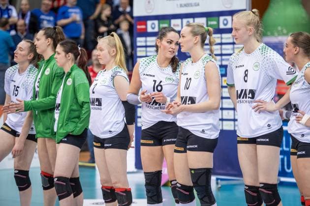 Disappointed USC Muenster team after defeat in Stuttgart Allianz MTV Stuttgart USC Muenster, 23 03 2024, Stuttgart SCHARRena , DEU Allianz MTV Stuttgart USC Muenster, Sport, Volleyball Bundesliga, Women, VBL, Saison 2023 24, 23 03 2024, Stuttgart SCHARRena , DEU Stuttgart Copyright: xSandyxDinkelackerx EP_SDR