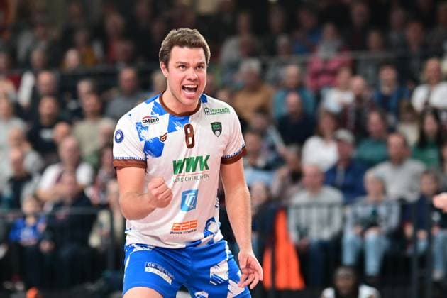 Volleyball I Men I 2023 2024 I Bundesliga I Playoffs I Quarterfinals I Match 2 I SVG Lüneburg WWK Volleys Herrsching I 23 3 2024 Freelancer Filip John 6, WWK Volleys Herrsching Lüneburg LKH Arena Niedersachsen Germany Copyright: xLobeca AndreasxHannigx