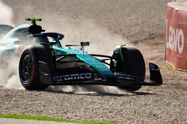 ALBERT PARK, AUSTRALIA - MARCH 23: Spain Fernando Alonso driving for United Kingdom Aston Martin Aramco F1 Team during the 2024 Rolex Australian Formula One Grand Prix at the Melbourne Grand Prix Circuit on March 23, 2024 in Albert Park, Australia. (Photo by Ivan Glavas Speed Media Icon Sportswire) AUTO: MAR 23 F1 Rolex Australian Grand Prix EDITORIAL USE ONLY Icon240323103381
