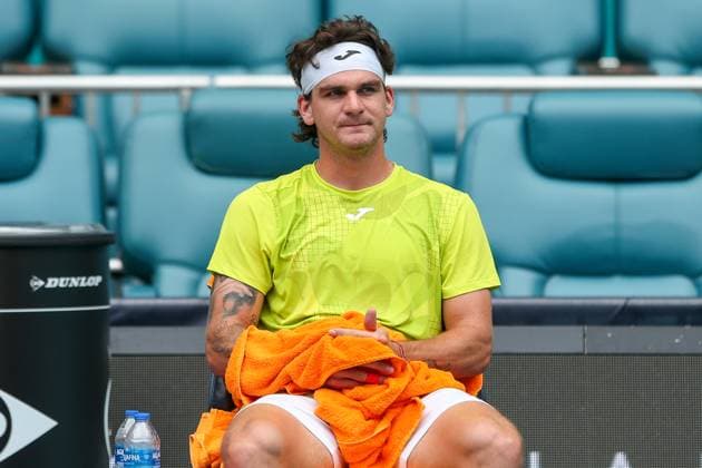 March 23, 2024, Miami Gardens, Florida, USA: Thiago Seyboth Wild (BRA) rests in between games during the men s singles match at the 2024 Miami Open presented by Itau at Hard Rock Stadium. Miami Gardens USA - ZUMAw109 20240323_fap_w109_001 Copyright: xDebbyxWongx