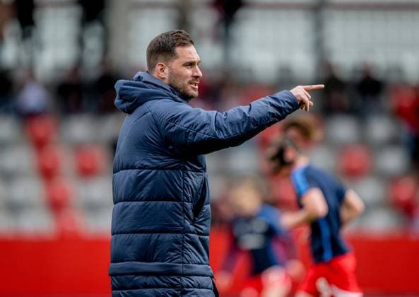 Leipzigs head coach Coach Saban Uzun Football 1 Womens Bundesliga, Matchday 16 FC Bayern Muenchen RB Leipzig 5 0 16 March FC Bayern Campus, Muenchen FC Bayern Muenchen RB Leipzig 5 0