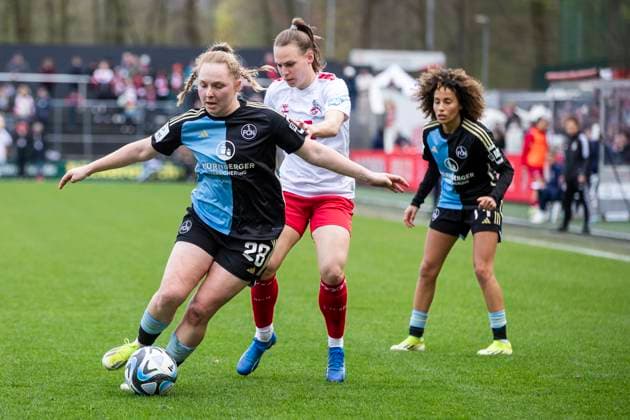 GOOGLE PIXEL Frauen Bundesliga 1 FC Köln 1 FC Nürnberg, 23 03 2024 Madeleine Steck 1 FC Nürnberg, 28 in duel with Dora Zeller 1 FC Köln, 19 GOOGLE PIXEL Frauen Bundesliga, 1 FC Köln 1 FC Nürnberg, 17 Spieltag, am 23 03 2024, Franz Kremer Stadion, Köln DFL regulations prohibit any use of photographs as image sequences and or quasi video Copyright: xBEAUTIFULxSPORTS Meuselx