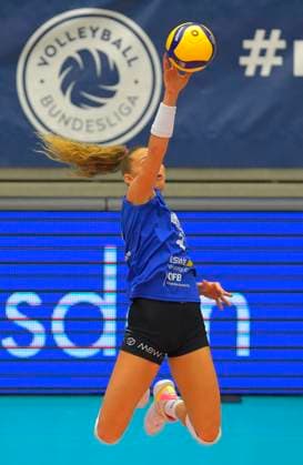 23 03 2024, Wiesbadens Jaidyn Blanchfield, Volleyball, Bundesliga, play off quarter-finals, Dresdner SC VC Wiesbaden 2 3, Dresden Saxony
