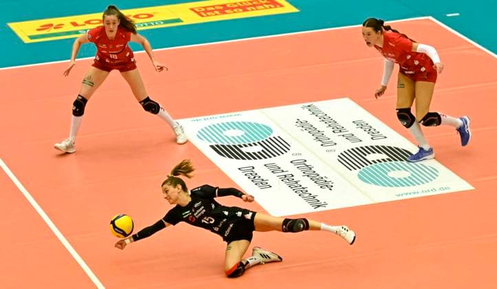 23 03 2024, Dresdens Aleksandra Jegdic receiving, Volleyball, Bundesliga, play-off quarter-final, Dresdner SC VC Wiesbaden 2 3, Dresden Saxony