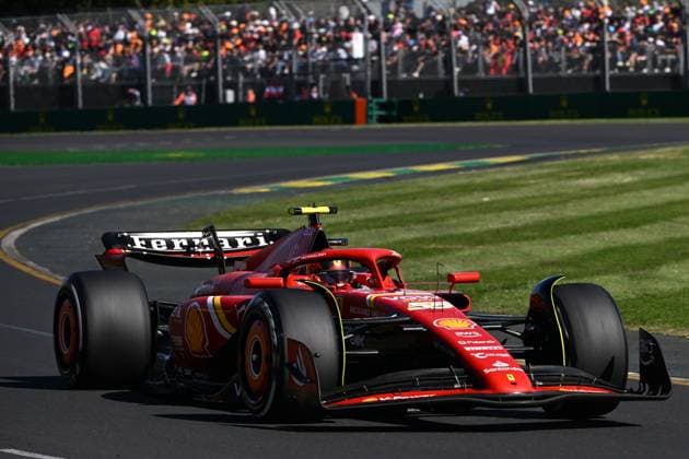 AUSTRALIAN F1 GRAND PRIX, Carlos Sainz of Ferrari drives during the Australian Grand Prix 2024 at Albert Park Circuit in Melbourne, Sunday, March 24, 2024. ( NO ARCHIVING, EDITORIAL USE ONLY, NO USE IN BOOKS WITHOUT CONSENT MELBOURNE VICTORIA AUSTRALIA  Copyright: xJOELxCARRETTx 20240324001921941271