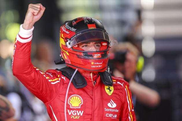 SAINZ Carlos (spa), Scuderia Ferrari SF-24, portrait during the Formula 1 Rolex Australian Grand Prix 2024, 3rd round of the 2024 Formula One World Championship, WM, Weltmeisterschaft from March 22 to 24, 2024 on the Albert Park Circuit, in Melbourne, Australia - F1 - AUSTRALIAN GRAND PRIX 2024 DPPI Panoramic  240324_R03_AUSTRALIA_EA013724